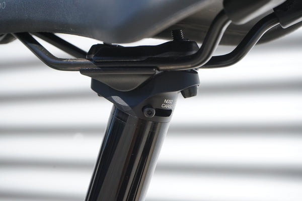 Nahaufnahme des NGS2 Cargo Sattelsttzenkopfes mit Höhenverstellungshebels.